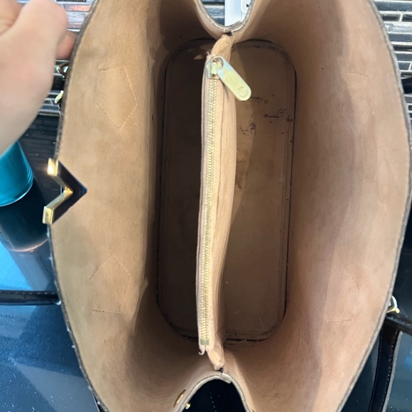 Authentic Louis Vuitton bag - Picture 5 of 11